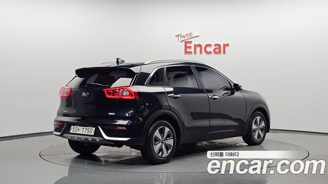 Kia Niro Prestige - фото 0