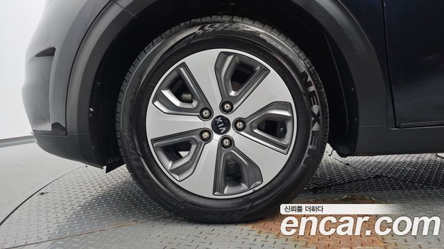 Kia Niro Prestige - фото 3