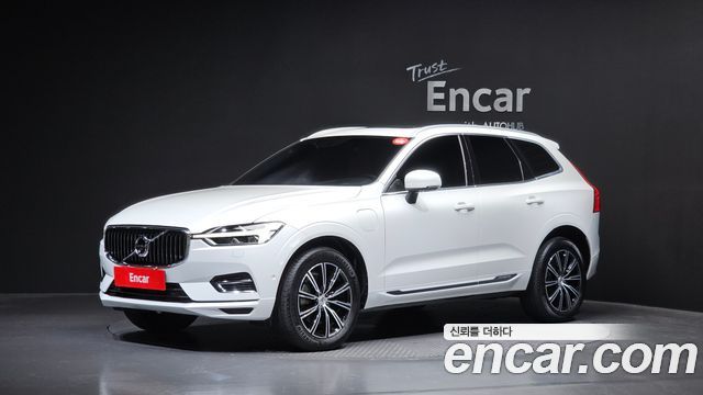 Volvo XC60 2-го поколения T8 Inscription - фото 0