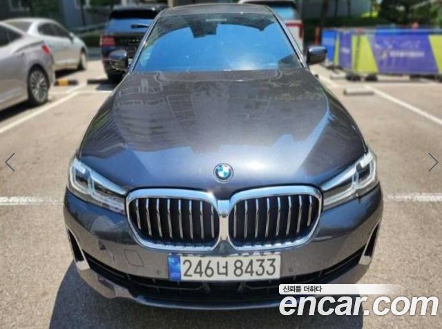 BMW 5-Series G30 530i Luxury - фото 0