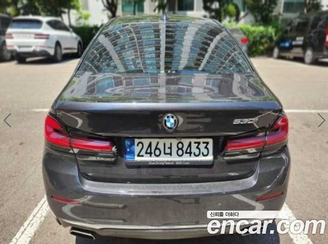 BMW 5-Series G30 530i Luxury - фото 1