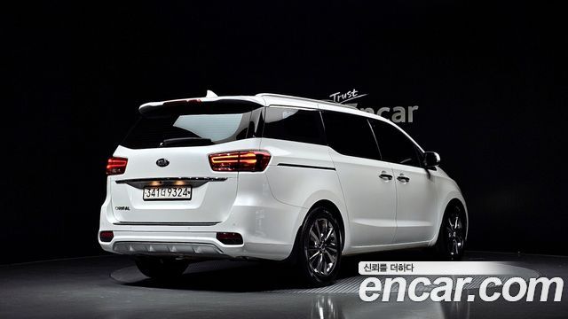 Kia Carnival Новый 9-Seater Noblesse - фото 1