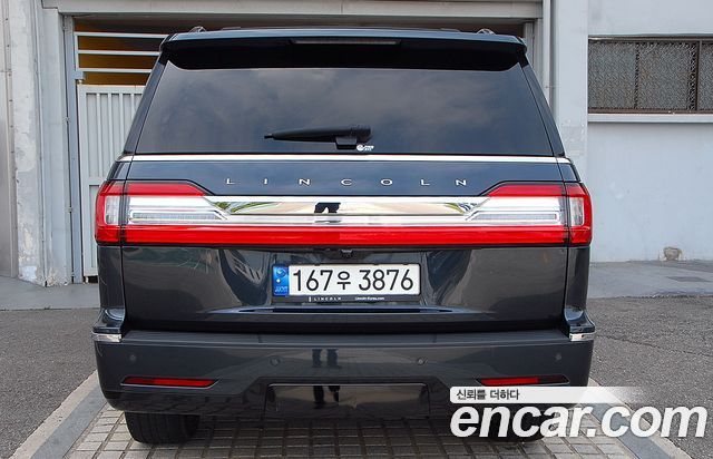 Lincoln Navigator 4-го поколения 3.5L - фото 2