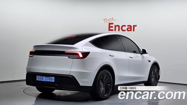 Tesla Model Y Premium RWD - фото 1