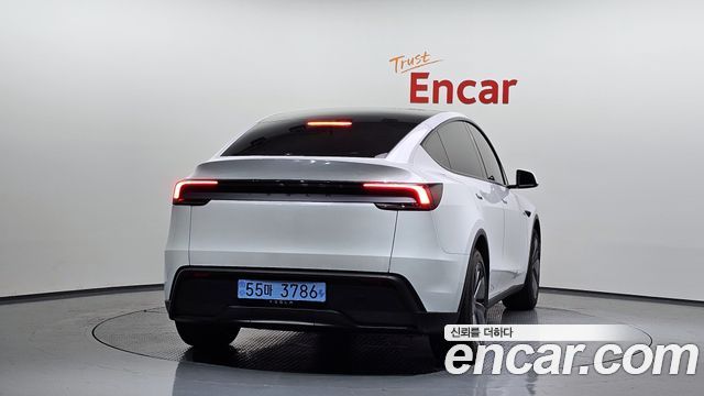 Tesla Model Y Premium RWD - фото 3