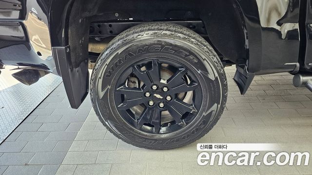 Chevrolet (GM Daewoo) Colorado 3.6 Z71-X Midnight 4WD - фото 4