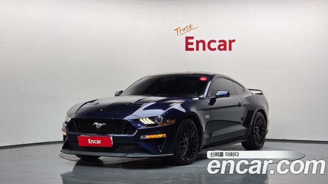 Ford Mustang GT Coupe - фото 0