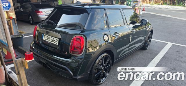 Mini Cooper 3Door Resolute Edition 3rd Gen - фото 3