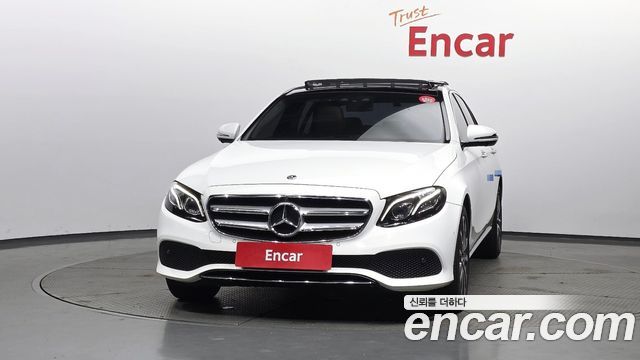 Mercedes-Benz E-Class W213 E300 4MATIC Avnatgarde - фото 2