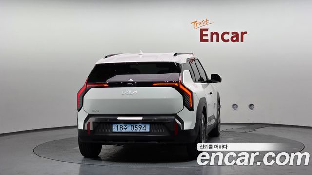Kia EV3 Long Range 2WD Earth - фото 3