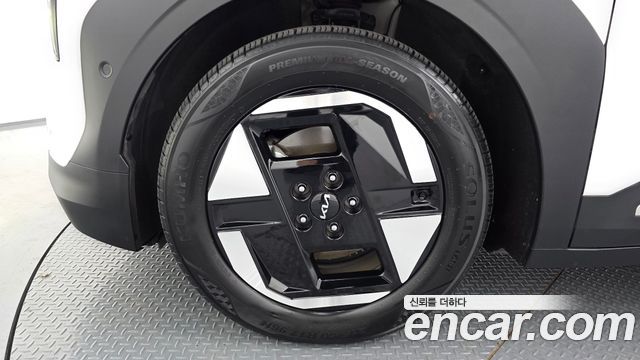 Kia EV3 Long Range 2WD Earth - фото 4