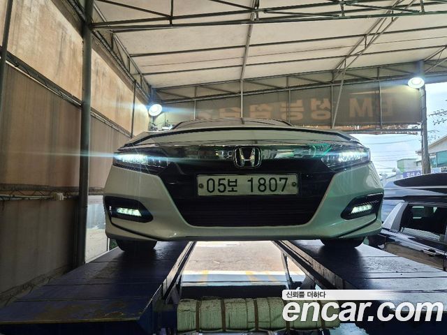 Honda Accord 10-го поколения 1.5 Turbo - фото 0