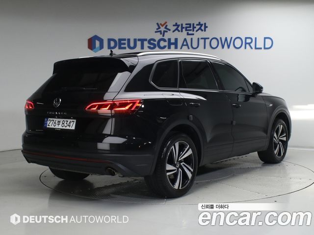 Volkswagen Touareg 3-го поколения 3.0 TDI Premium - фото 1
