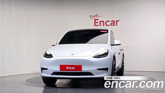 Tesla Model Y RWD - фото 1