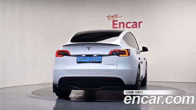Tesla Model Y RWD - фото 2