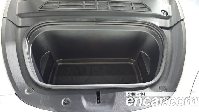 Tesla Model Y RWD - фото 4