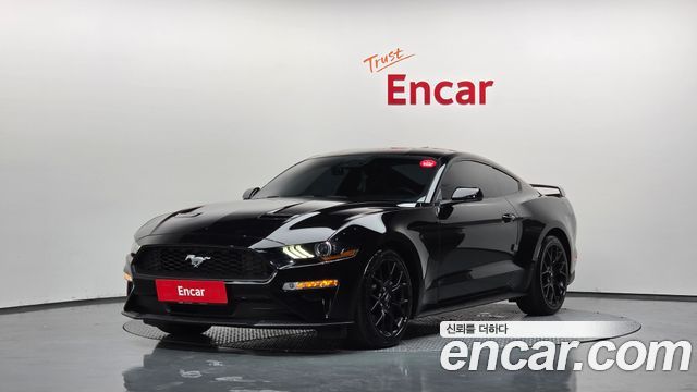 Ford Mustang Coupe - фото 0