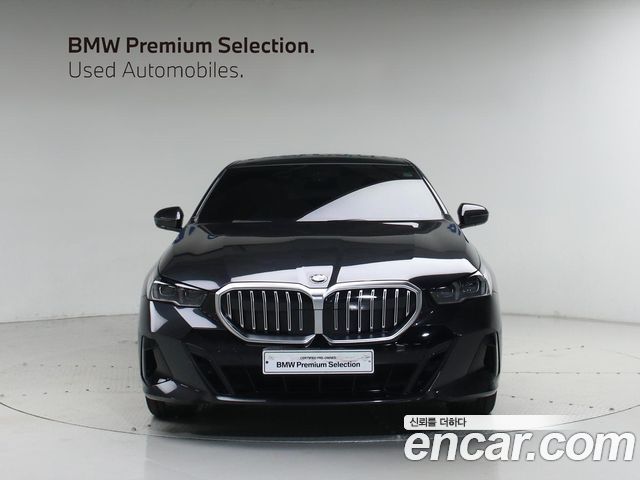 BMW 5-Series G60 530i xDrive M Sport - фото 1