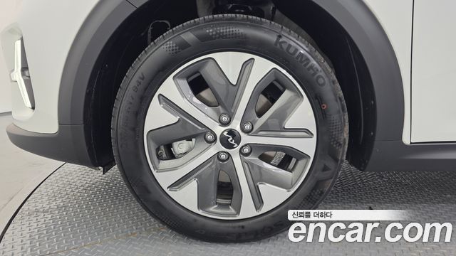 Kia Niro Earth - фото 4