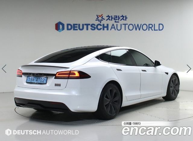 Tesla Model S Plaid - фото 1