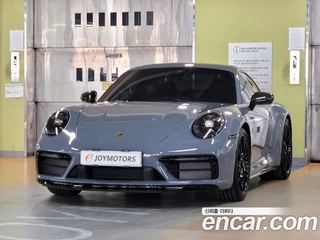 Porsche 911 Carrera 4 GTS - фото 0