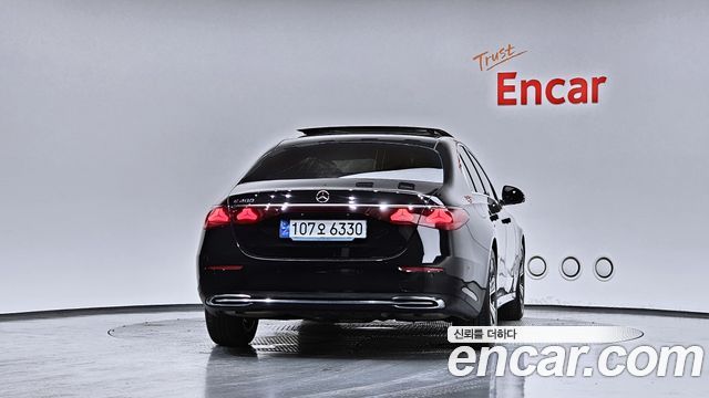 Mercedes-Benz E-Class W214 E200 Avantgarde - фото 3
