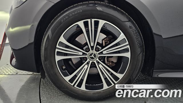 Mercedes-Benz E-Class W214 E200 Avantgarde - фото 4