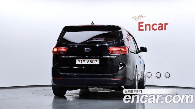 Kia Carnival Новый 11-Seater Deluxe - фото 3