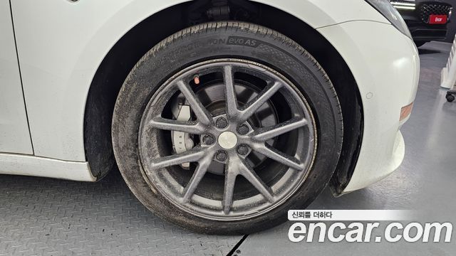 Tesla Model 3 Long Range AWD - фото 4