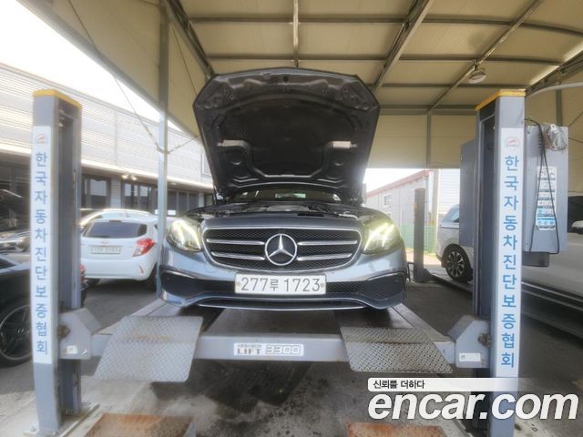 Mercedes-Benz E-Class W213 E250 Avantgarde - фото 0