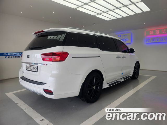 Kia Carnival Новый 9-Seater Prstige - фото 1