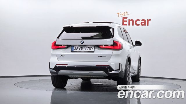 BMW X1 U11 xDrive 20i xLine - фото 2