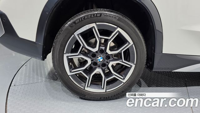 BMW X1 U11 xDrive 20i xLine - фото 3