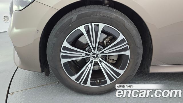Mercedes-Benz E-Class W214 E200 Avantgarde - фото 4