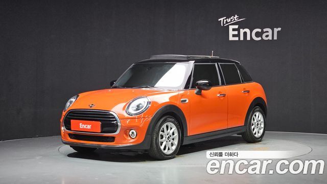 Mini Cooper 5Door HIGH 3rd - фото 0