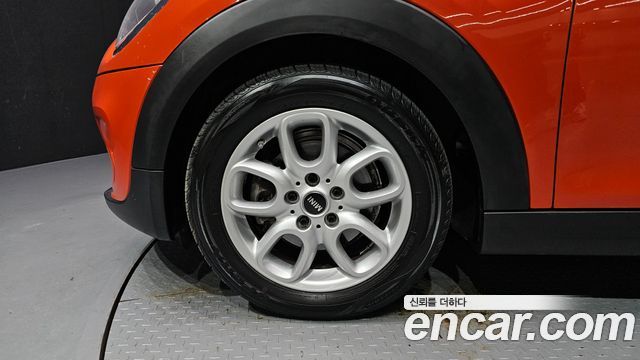 Mini Cooper 5Door HIGH 3rd - фото 4