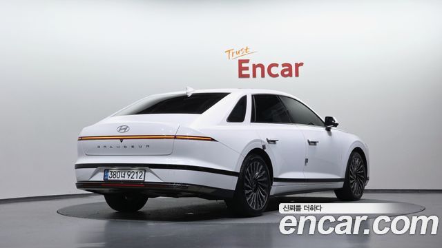 Hyundai Grandeur GN7 2,5 Gasoline 2WD Calligraphy - фото 1