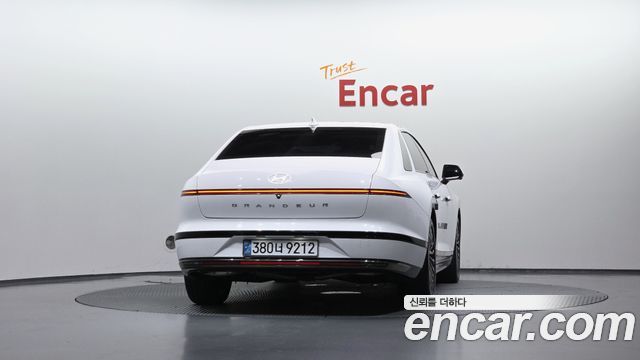 Hyundai Grandeur GN7 2,5 Gasoline 2WD Calligraphy - фото 3