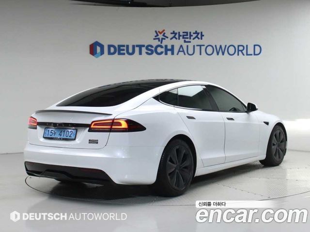 Tesla Model S Plaid - фото 1