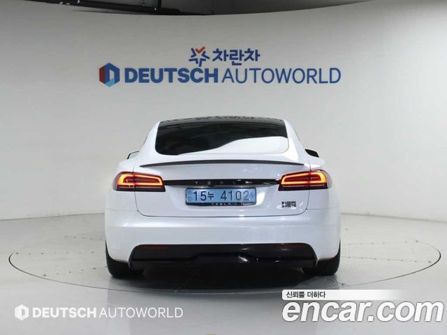 Tesla Model S Plaid - фото 3