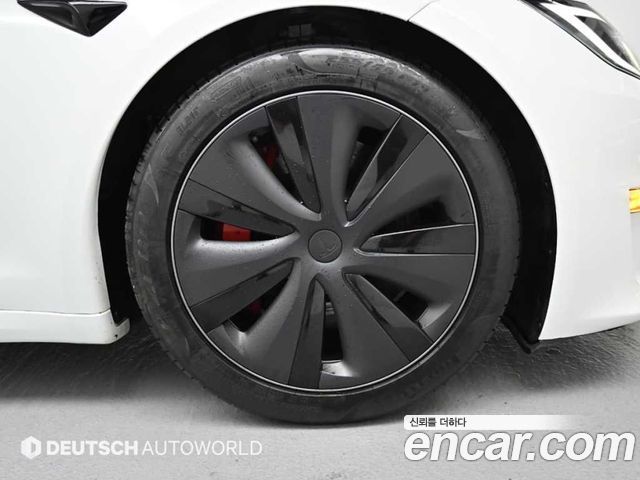 Tesla Model S Plaid - фото 4