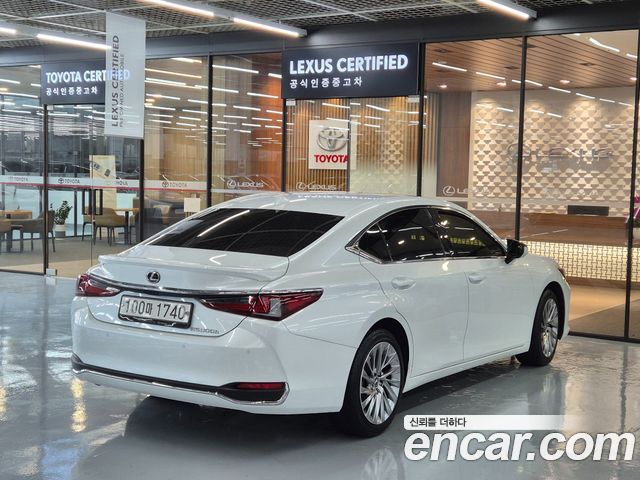 Lexus ES 7-го поколения Luxury Plus - фото 1