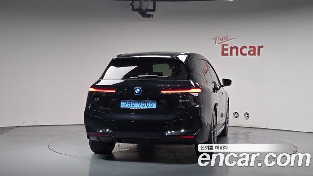 BMW iX xDrive50 Sports Plus - фото 2