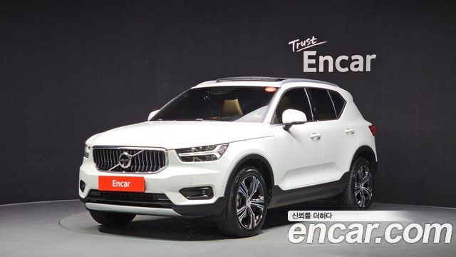 Volvo XC40 B4 Inscription - фото 0