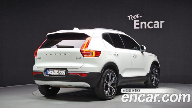 Volvo XC40 B4 Inscription - фото 1