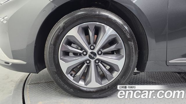 Kia K8 гибрид Noblesse - фото 3
