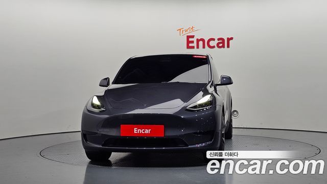 Tesla Model Y RWD - фото 1
