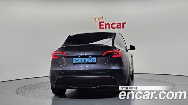Tesla Model Y RWD - фото 2