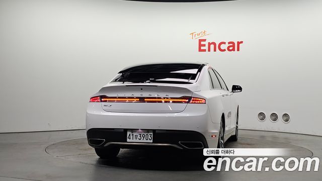 Lincoln MKZ Hybrid 2nd - фото 3