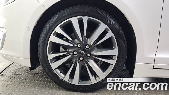 Lincoln MKZ Hybrid 2nd - фото 4